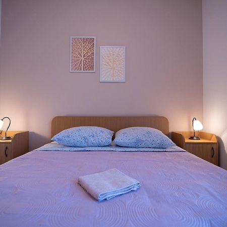 Apartment Josipa Grebastica Ngoại thất bức ảnh